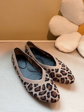 Womens A New Day Leopard Slip on Shoes flats sz 8.5 EUC